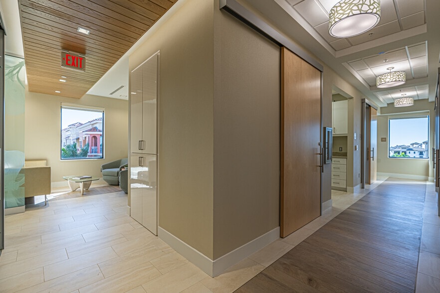 More Photos Of 1333 3rd Ave S, Naples Medical For Lease