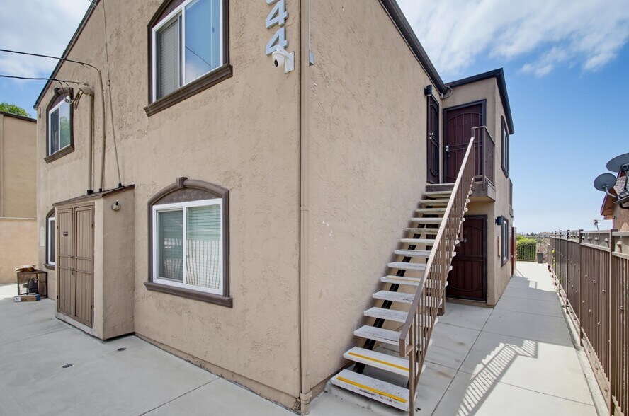 More Photos Of 2944-2954 F St, San Diego Apartments For Sale