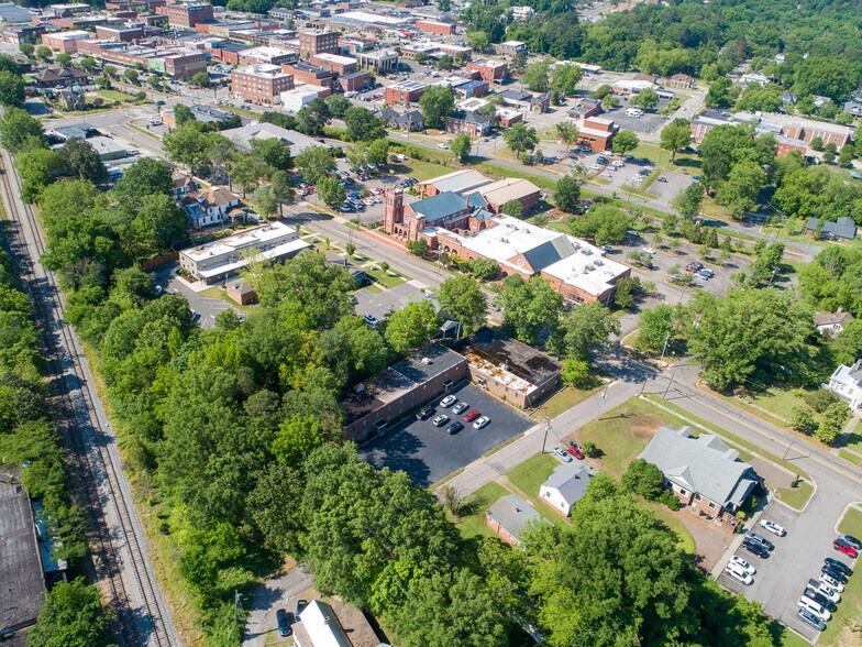 More Photos Of 214 Hawkins Ave, Sanford Medical For Sale