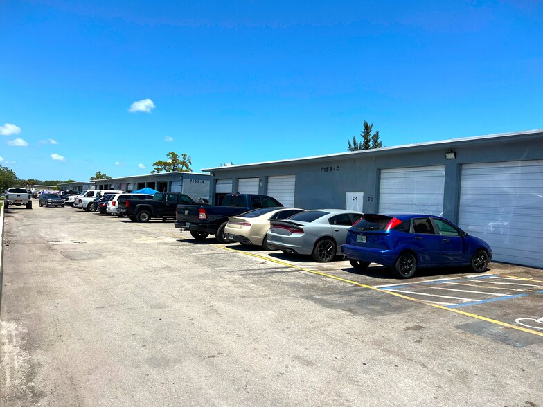 More Photos Of 7153 Southern Blvd, West Palm Beach Service For Lease
