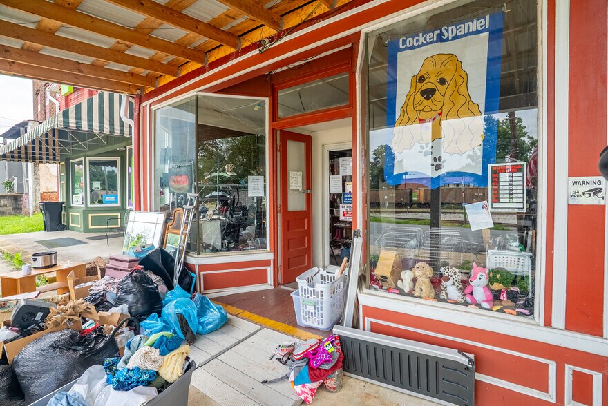 More Photos Of 439 Railroad Ave, Keysville General Retail For Sale