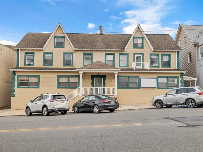 Primary Photo Of 218 Delaware Ave, Palmerton Medical For Sale