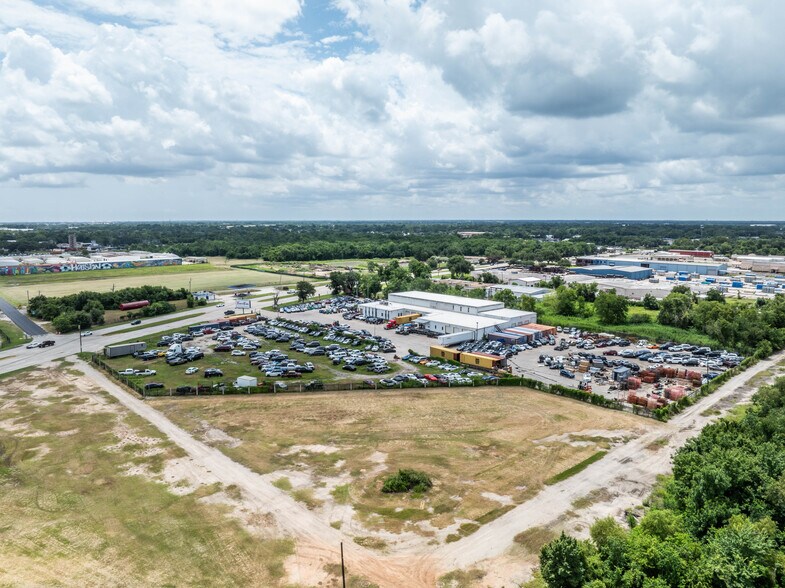 More Photos Of 9122 Telephone Rd, Houston Warehouse For Sale