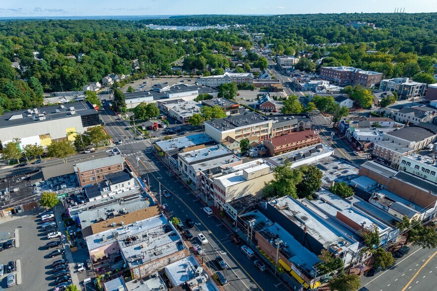 More Photos Of 8 Wall St, Huntington Restaurant For Sale