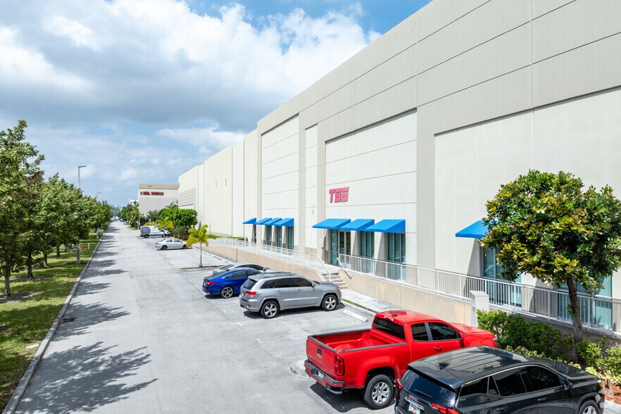 More Photos Of 11601 NW 107th St, Miami Warehouse For Lease