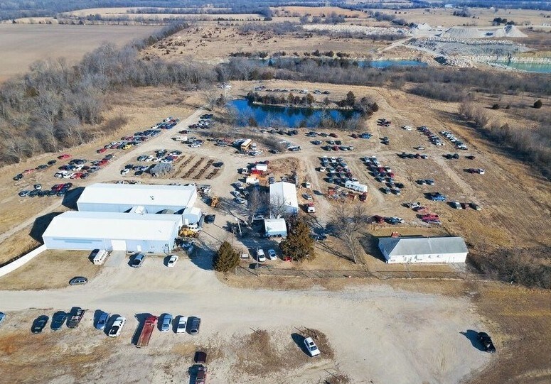 Primary Photo Of 176 4000 Rd, Coffeyville Auto Salvage Facility For Lease