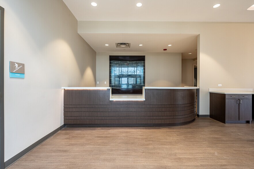 More Photos Of 456 Nelson Rd, New Lenox Freestanding For Lease