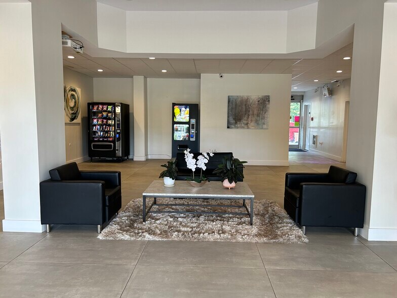 More Photos Of 745 Walnut St, Gadsden Apartments For Lease