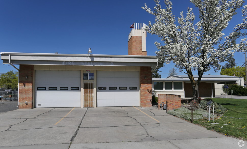 Primary Photo Of 8007 E Trent Ave, Spokane Freestanding For Lease