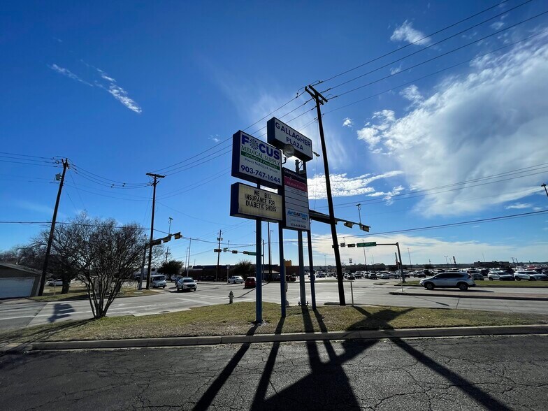 More Photos Of 809 Gallagher Dr, Sherman General Retail For Sale