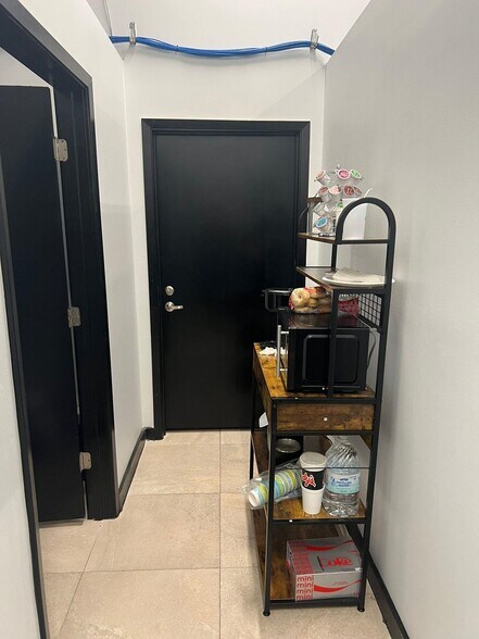 More Photos Of 2324 Jacaman Rd, Laredo Storefront Retail Office For Lease