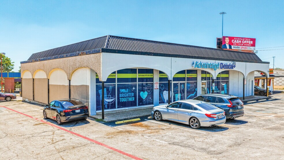 More Photos Of 1701 McLellan Ct & 6600 Brentwood Stair Rd, Fort Worth Restaurant For Sale