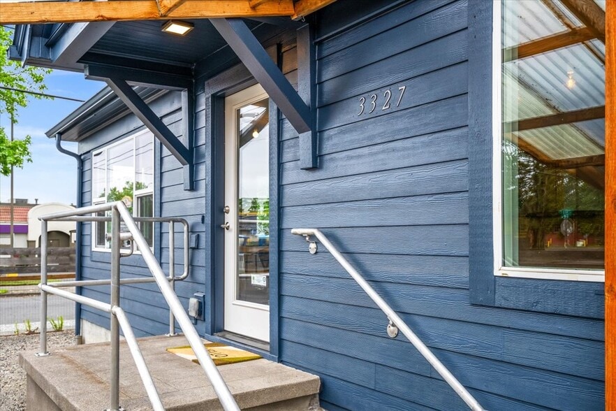 More Photos Of 3327 SE 50th Ave, Portland Office Residential For Sale