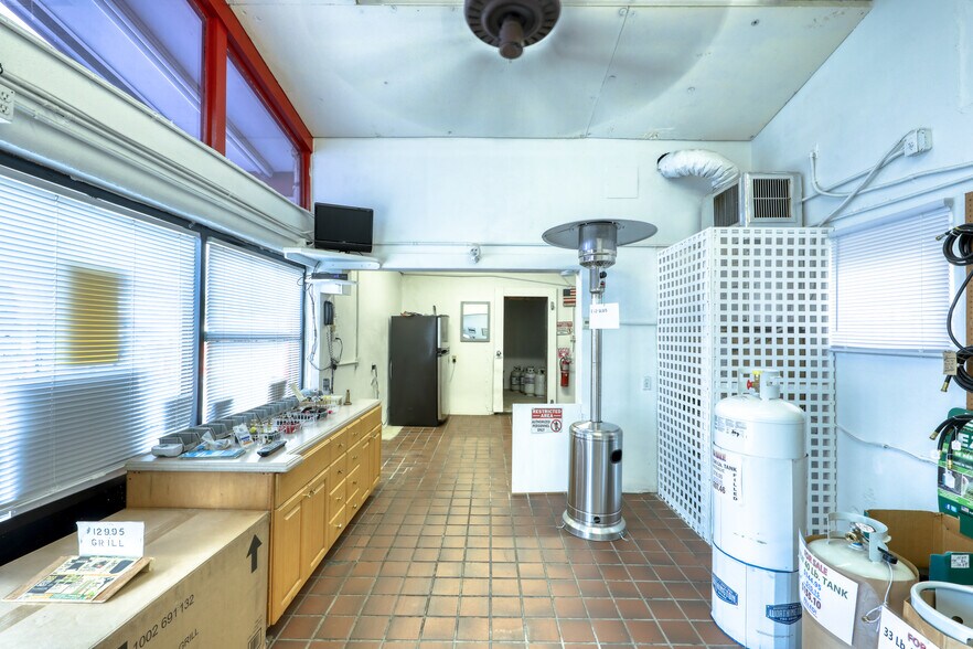 More Photos Of 1400 N Hercules Ave, Clearwater Convenience Store For Sale