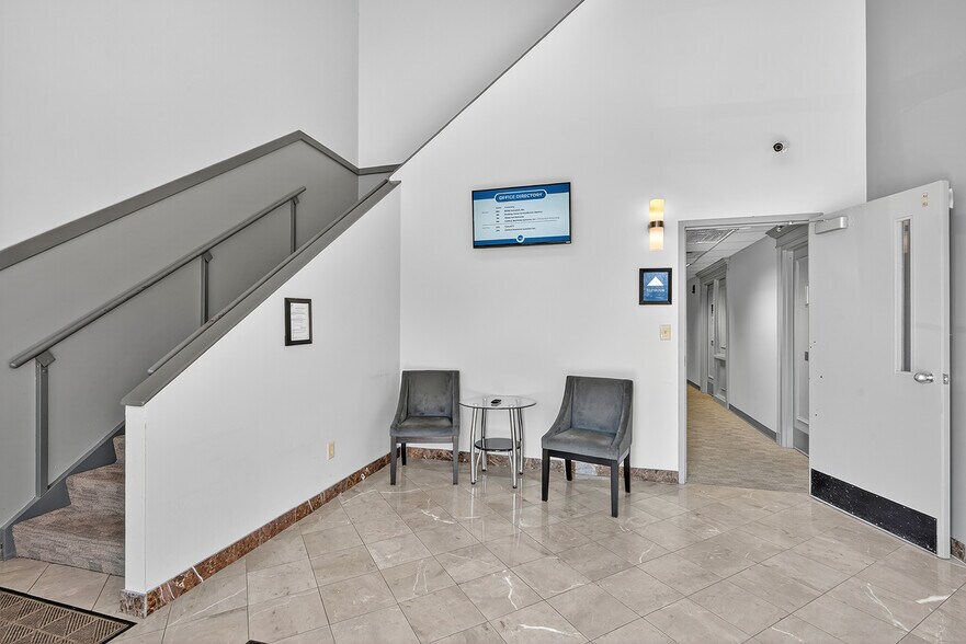 More Photos Of 3138 Custer Dr, Lexington Medical For Sale