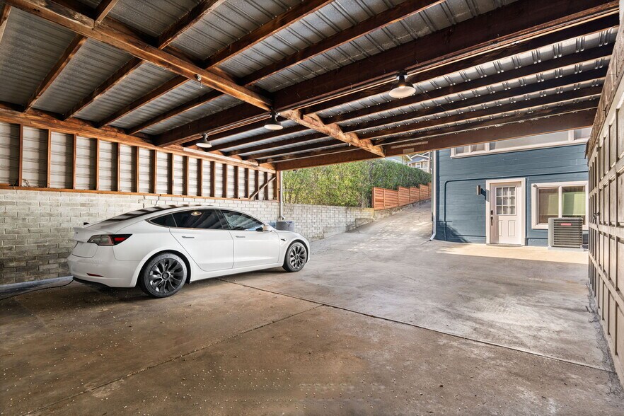 More Photos Of 8124 Greenly Dr, Oakland Apartments For Sale