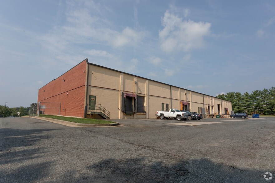 More Photos Of 1305 Governor Ct, Abingdon Warehouse For Lease
