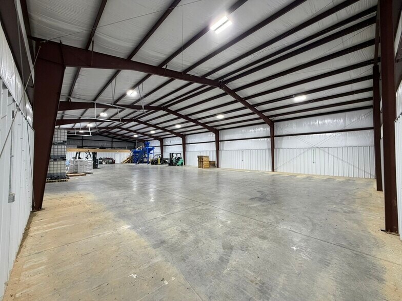 More Photos Of 2660 Kirksey Rd, Murray Warehouse For Lease