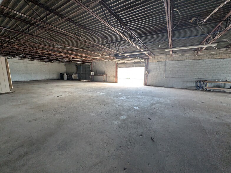 More Photos Of 1103 12th Pl, Plano Warehouse For Lease