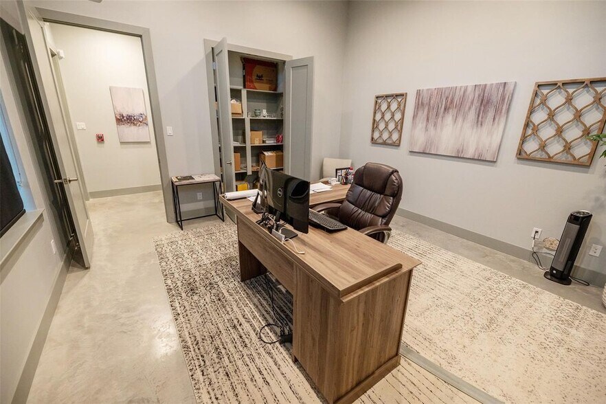 More Photos Of 316 Morningside Dr, Friendswood Loft Creative Space For Sale