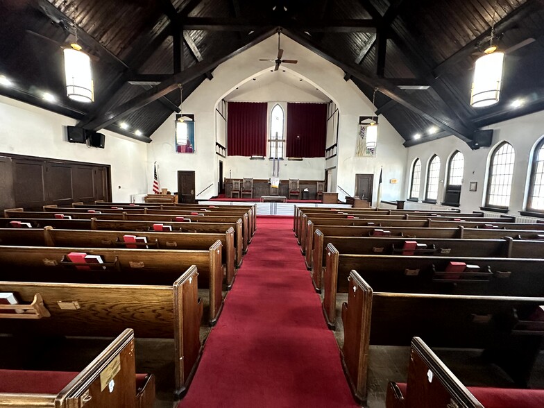 More Photos Of 8700 S Emerald Ave, Chicago Religious Facility For Sale