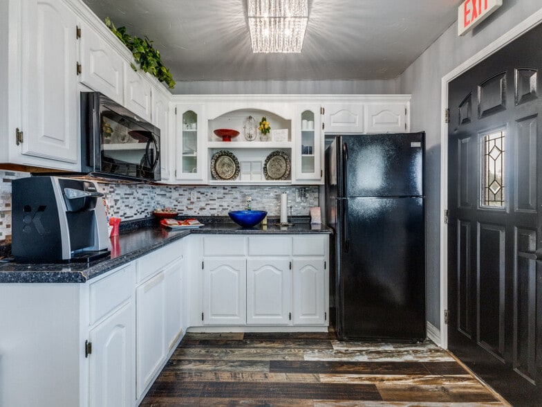 More Photos Of 101 E Us-80 Hwy, Forney Freestanding For Sale