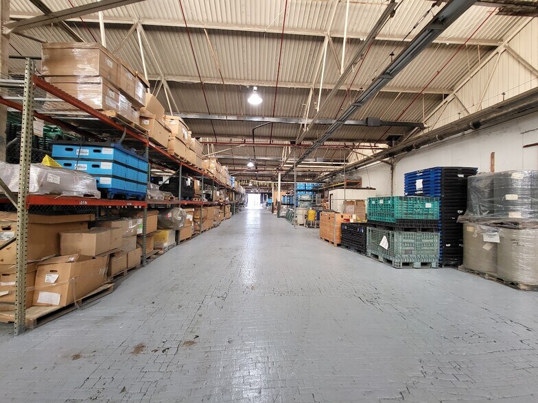 More Photos Of 60 Baldwin Ave, Pontiac Warehouse For Lease