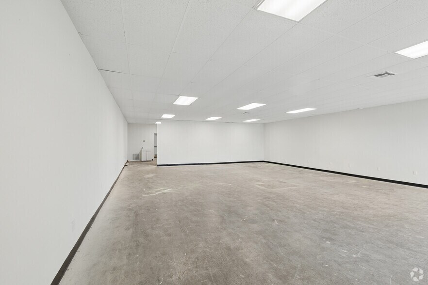 More Photos Of 9120-9146 N Macarthur Blvd, Oklahoma City General Retail For Sale