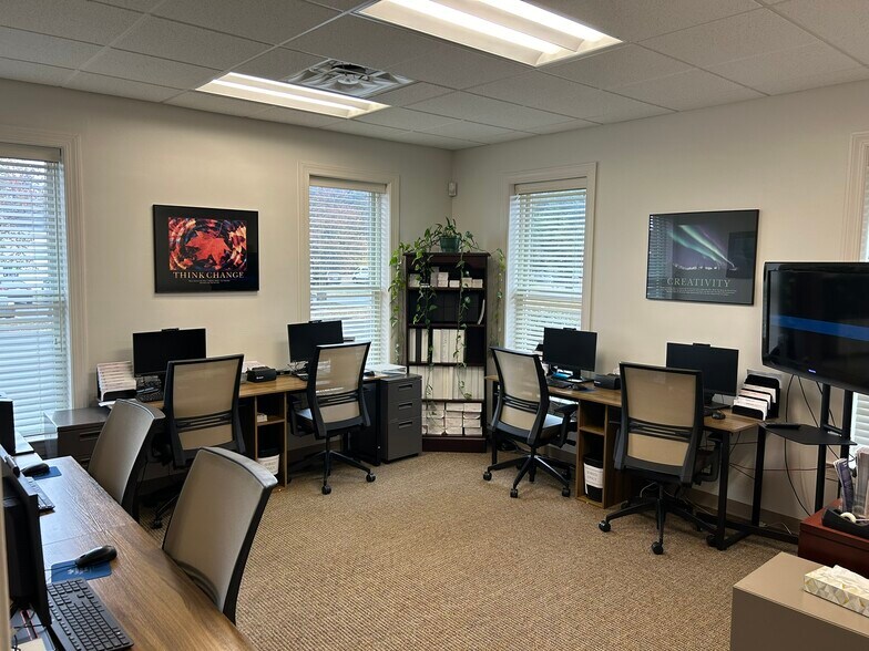 More Photos Of 8780 Centreville Rd, Manassas General Retail For Sale