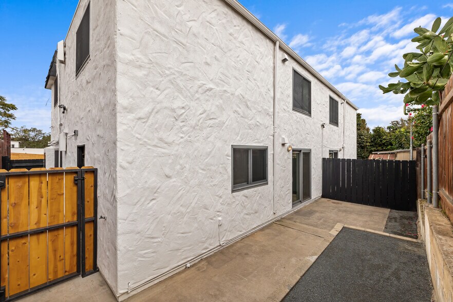 More Photos Of 2715 A St, San Diego Apartments For Sale