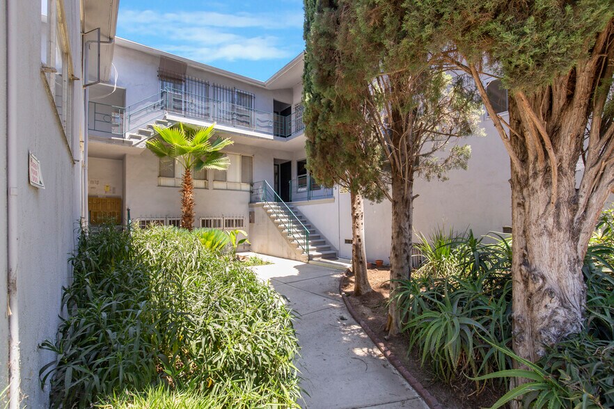 More Photos Of 1350 Edgecliffe Dr, Los Angeles Apartments For Sale