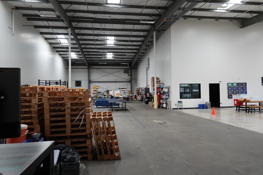 More Photos Of 408-428 N Canal St, South San Francisco Service For Lease