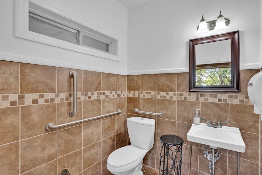 More Photos Of 1530 Buck Hill Rd, Ridgeway Industrial For Sale