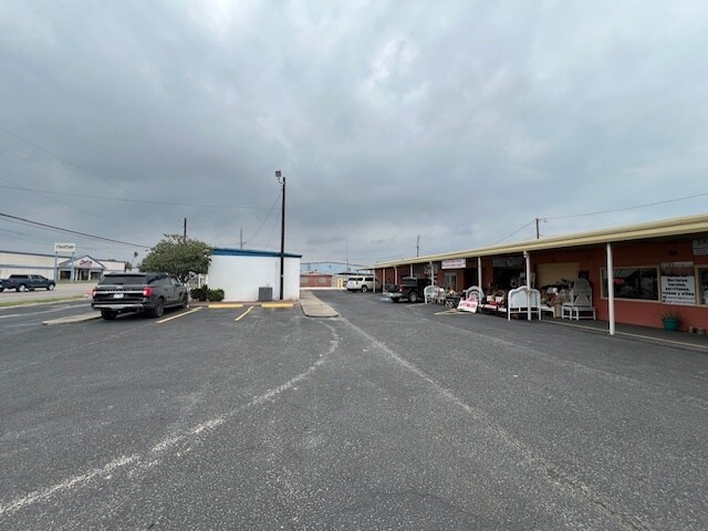 More Photos Of 620 W Ferguson Ave, Pharr Freestanding For Sale