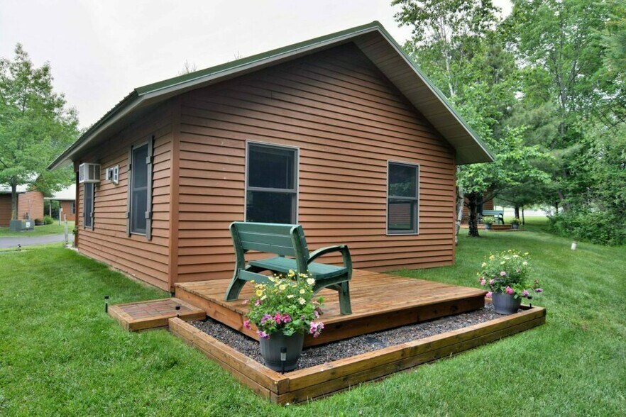 More Photos Of 84790 State Highway 13 S, Bayfield Hotel For Sale