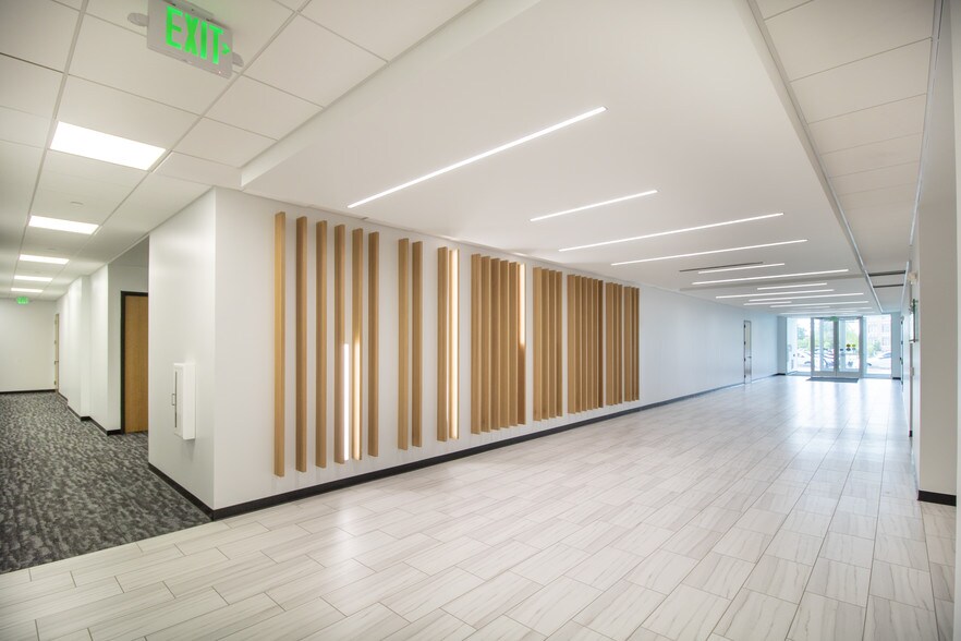 More Photos Of 10401 Innovation Dr, Wauwatosa Office For Lease