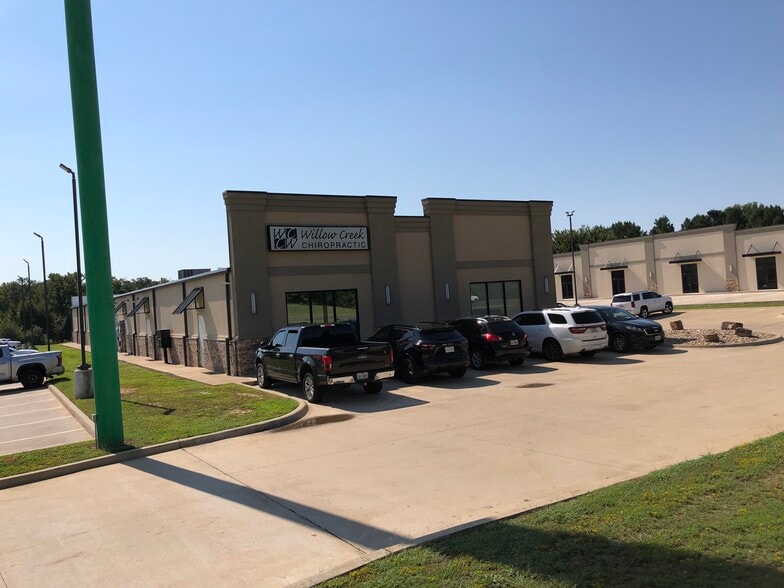 Primary Photo Of 20071 State Highway 155 S, Flint General Retail For Lease