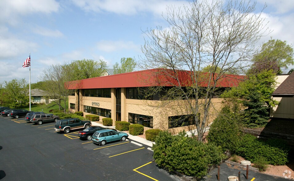 More Photos Of 21140 W Capitol Dr, Brookfield Office For Lease