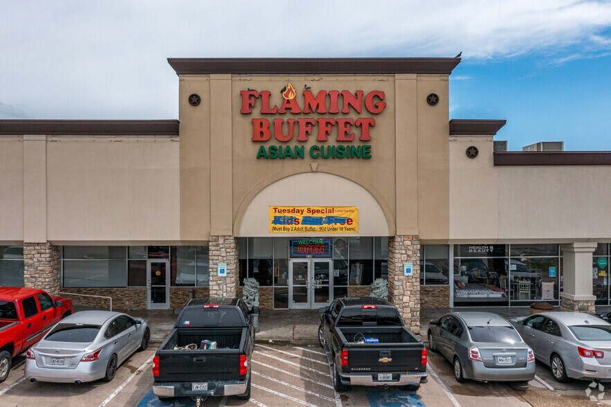 More Photos Of 11722 Marsh Ln, Dallas Storefront For Lease