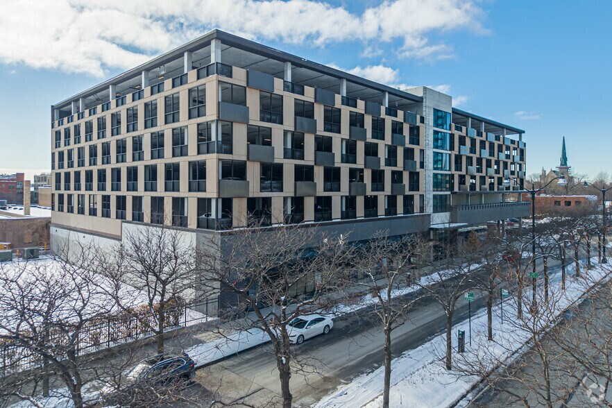 Primary Photo Of 1371 W Randolph St, Chicago General Retail For Sale