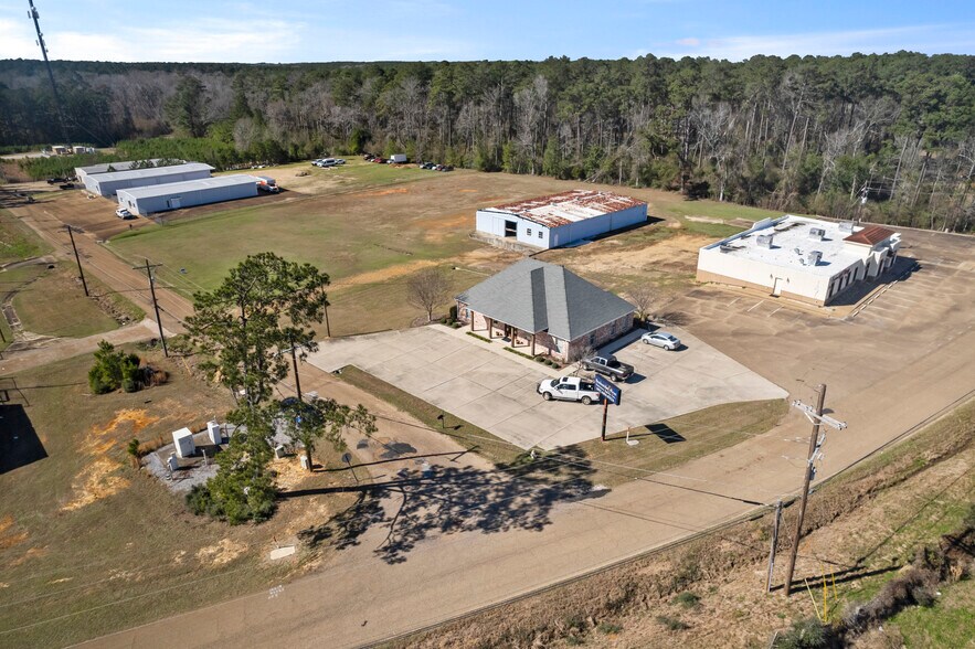 More Photos Of 1410 Apache Dr, Mccomb Freestanding For Lease