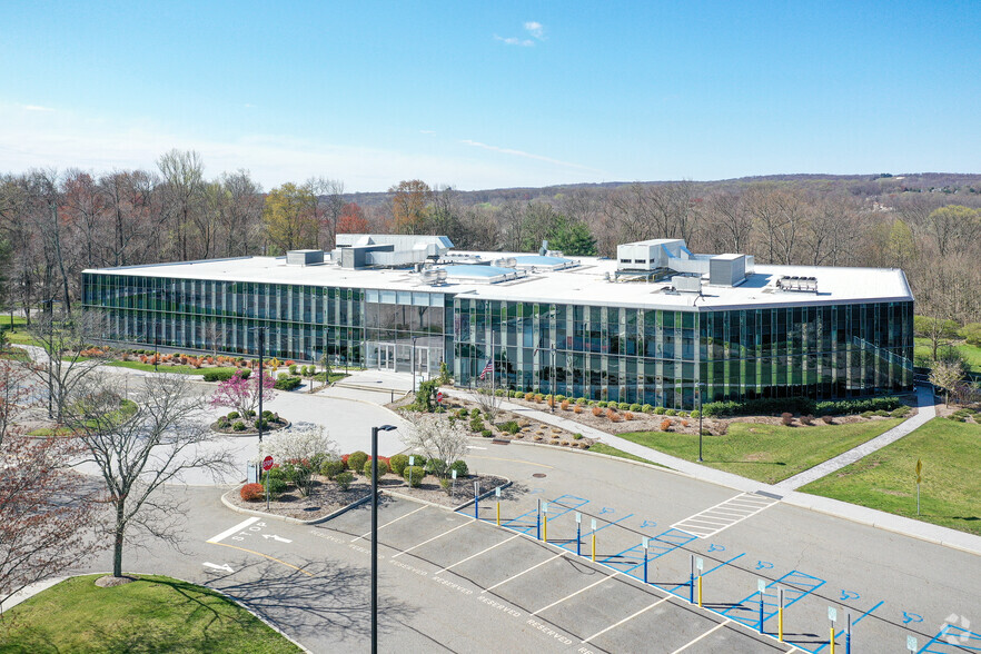 933 MacArthur Blvd, Mahwah, NJ 07430 - Office For Sale | Cityfeet.com