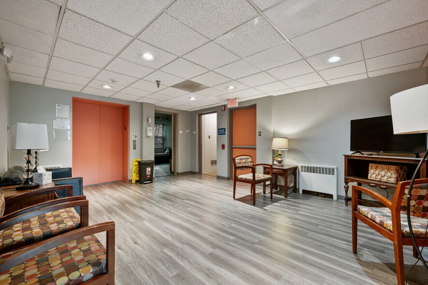 More Photos Of 123 Hamilton Ave, Turtle Creek Healthcare For Sale