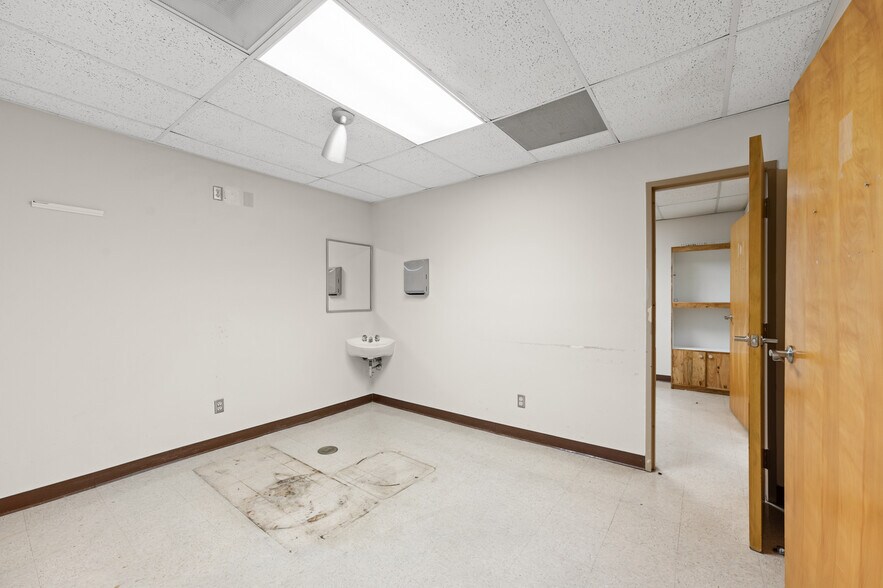More Photos Of 13414 Medical Complex Dr, Tomball Medical For Lease