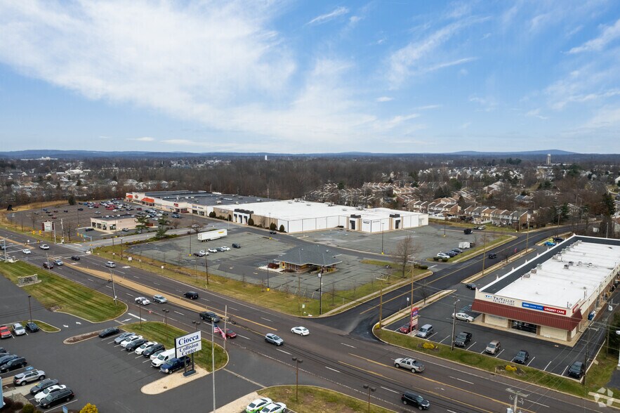 More Photos Of 701-755 S West End Blvd, Quakertown Unknown For Lease