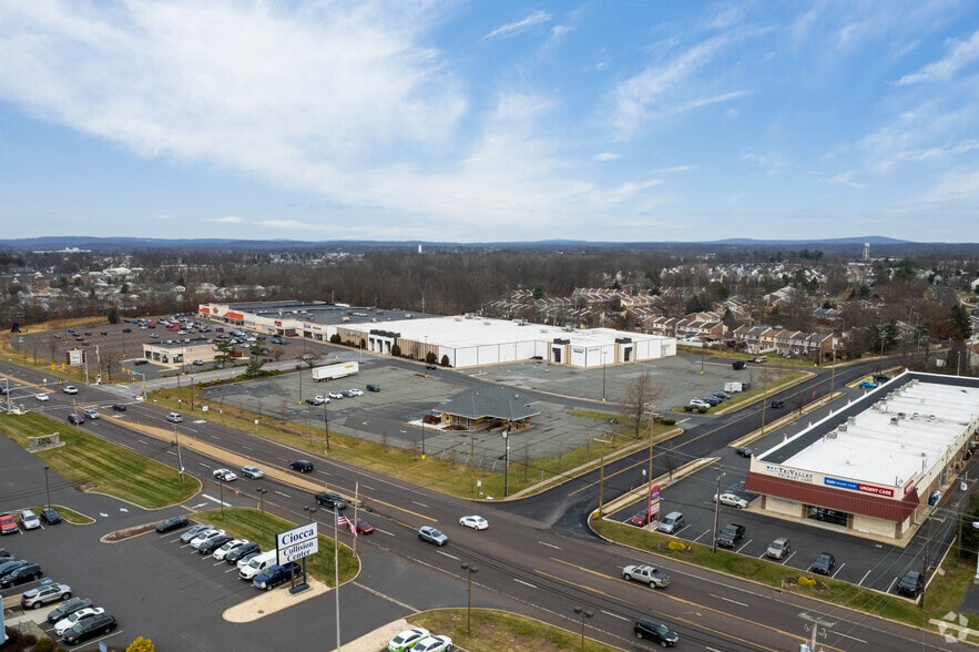 More Photos Of 701-755 S West End Blvd, Quakertown Unknown For Lease