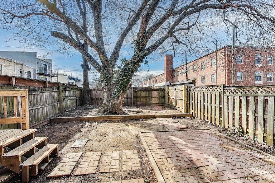 More Photos Of 212 Elm St NW, Washington Apartments For Sale