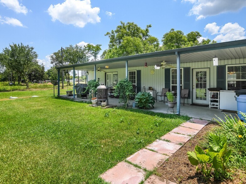 More Photos Of 4861 E Highway 199, Springtown Specialty For Sale