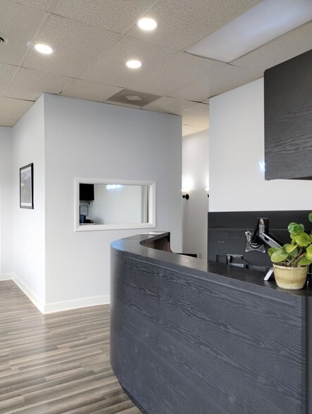 More Photos Of 195 New Castle Rd, Butler Storefront Retail Office For Sale
