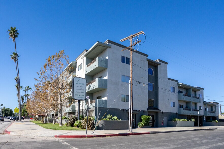 More Photos Of 7203 Rubio Ave, Lake Balboa Apartments For Sale